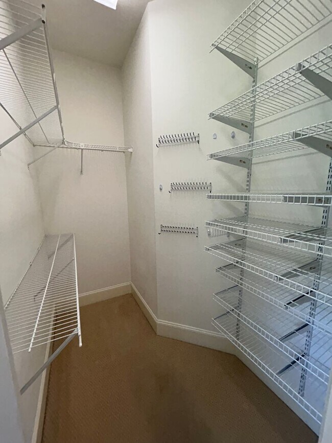 Building Photo - Executive Rental in West Rome $2,595