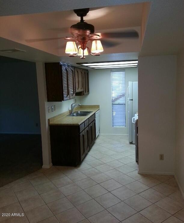 Building Photo - 3131 W Cochise Dr