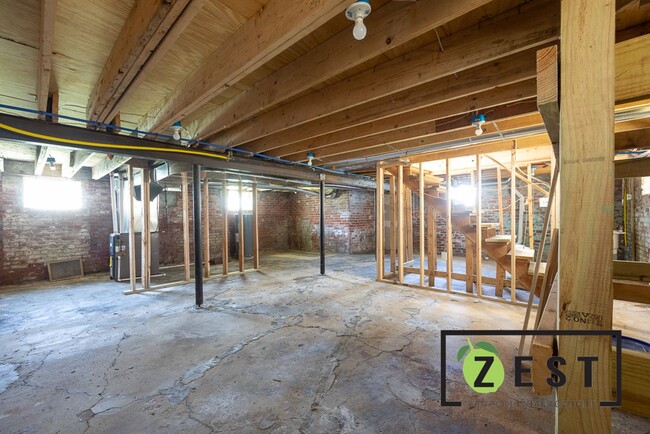 Building Photo - Welcome Home!OPEN HOUSE THURSDAY MAY 1ST 6...