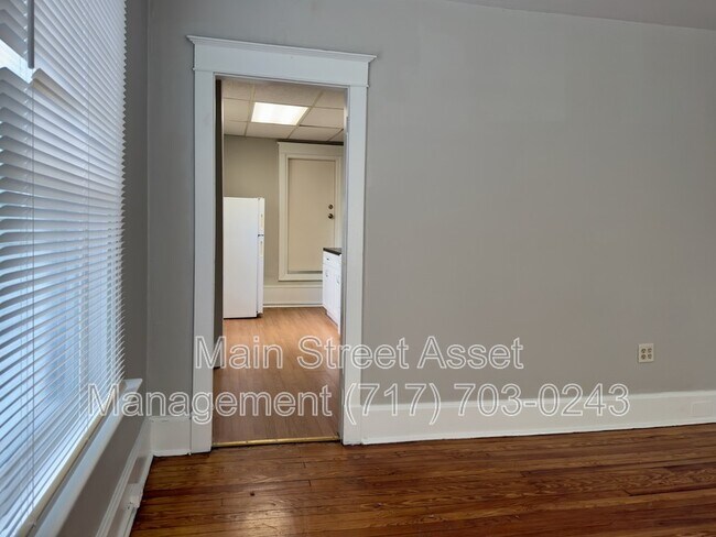 Building Photo - 2108 Walnut St