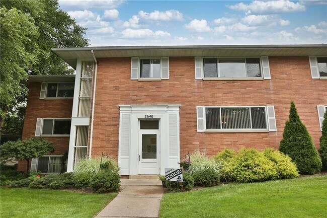 Building Photo - 2640 Highland Ave