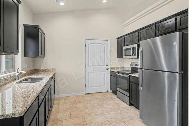 Building Photo - CENTRALLY LOCATED...RV PARKING...LARGE LOT