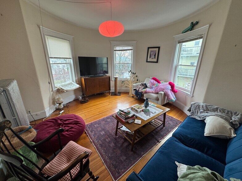 Building Photo - 51 Ibbetson St