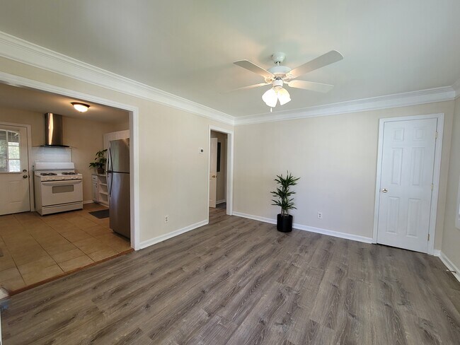 Livingroom view to Hallway & Kitchen - 3237 Gifford St