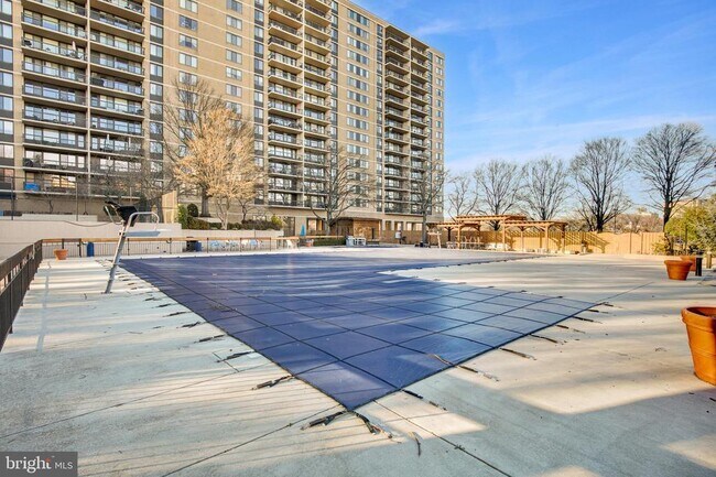 Building Photo - 5500 Holmes Run Pkwy