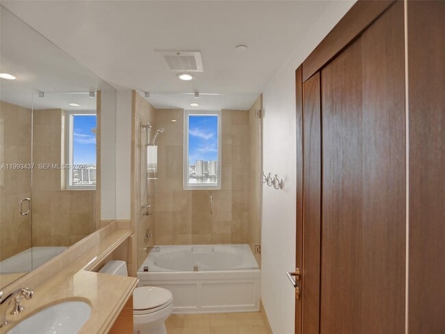 Building Photo - 17875 Collins Ave