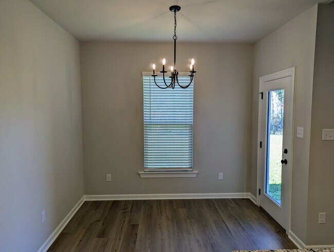 Building Photo - 136 Segovia Wy