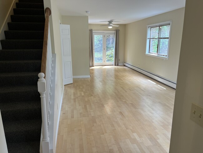 Building Photo - 143 Village Heights Rd