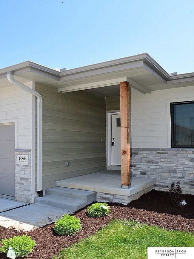 Building Photo - 14806 Bruning St