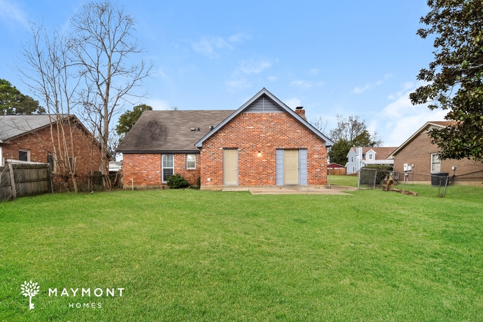 Building Photo - 5817 Carriage Brook Rd