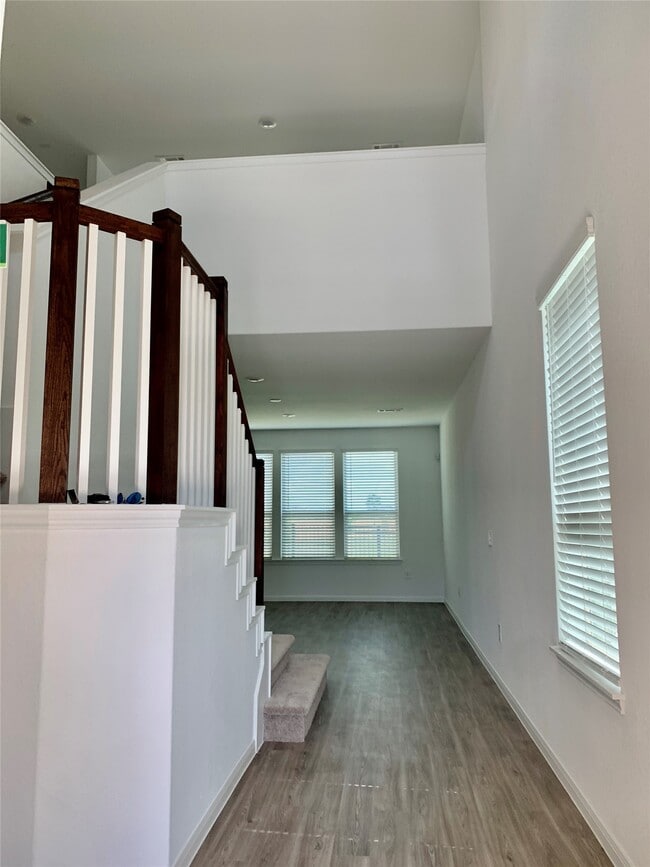 Building Photo - 1024 Greenshank Dr