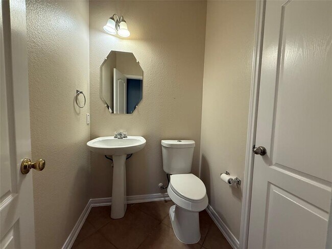Building Photo - 1209 Laurel Oak Trail