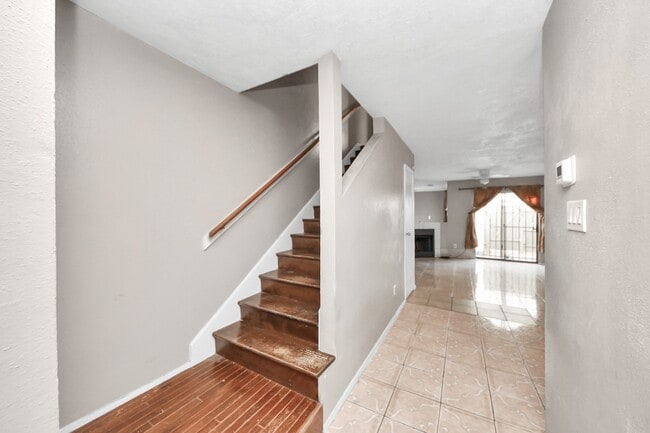 Building Photo - 12667 Windsor Village Dr