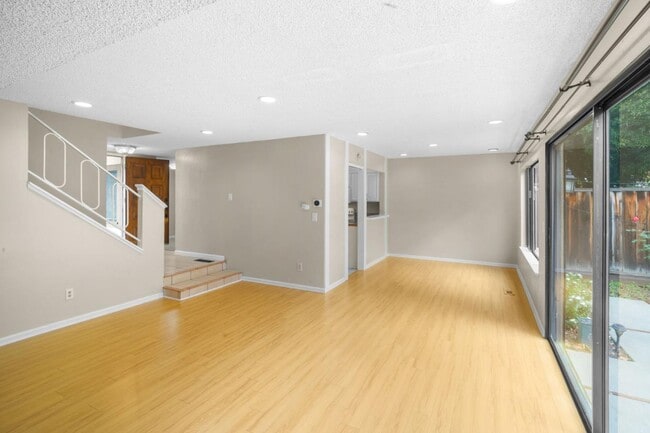 Building Photo - 7124 Point Dunes Ct