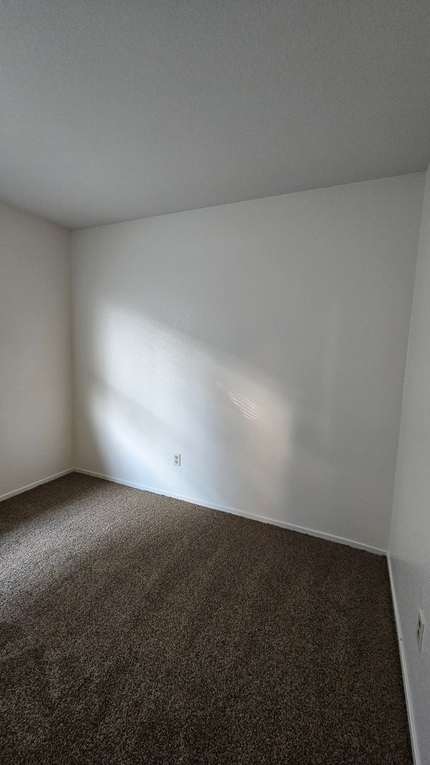 Building Photo - 7912 Rushing River Ct