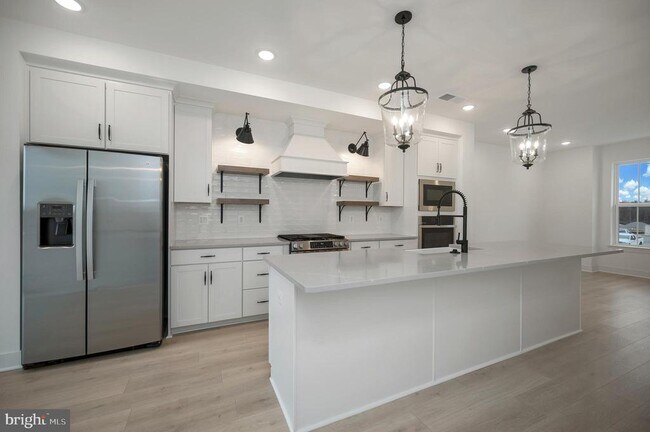 Building Photo - 9403 Pacific Elm St