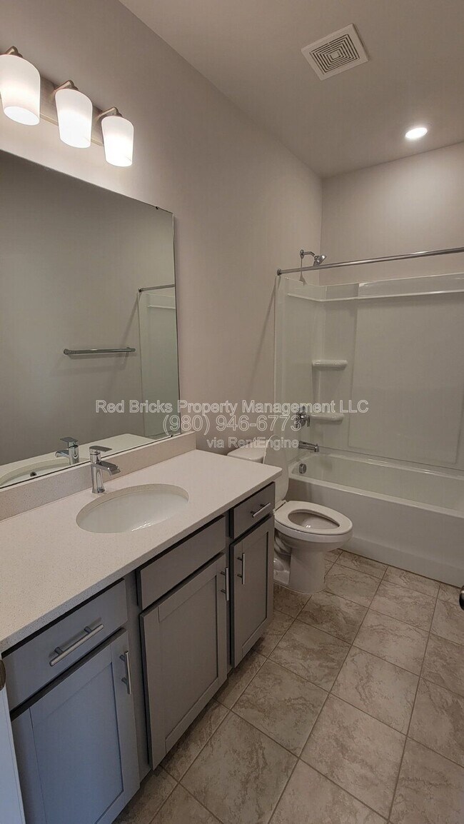 Building Photo - 2354 Donnelly Hls Ln