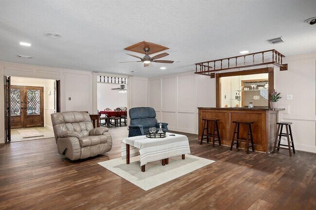 Building Photo - 10455 Antrim Ln