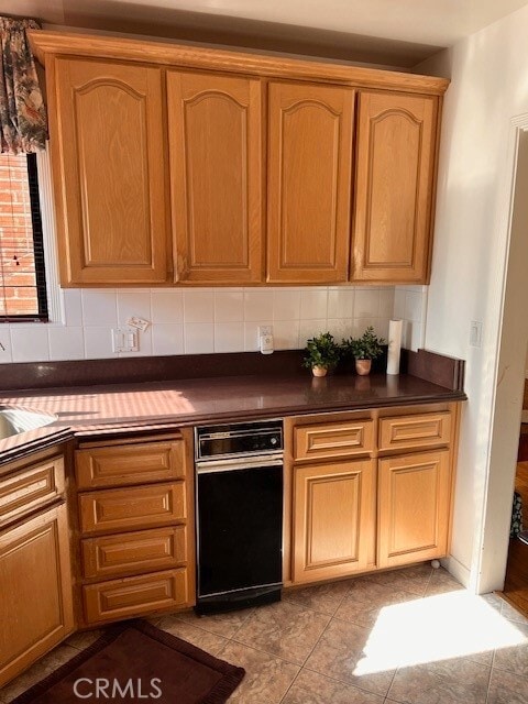 Building Photo - 1054 Mayflower Ave