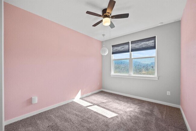 Building Photo - 129 Cupreata Ln