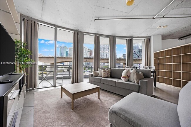 Building Photo - 690 SW 1st Ct