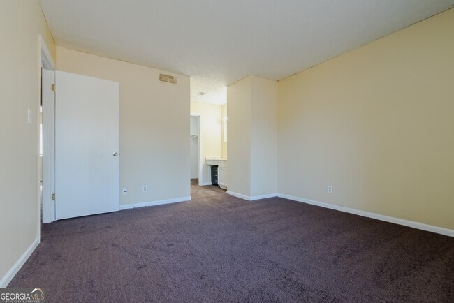 Building Photo - 8564 Creekwood Way