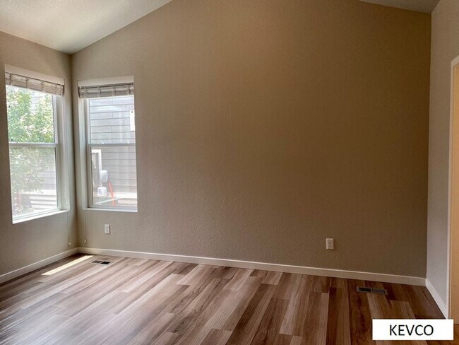 Building Photo - Spectacular New Construction!