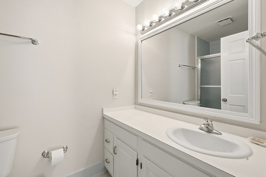 Building Photo - 162 Pioneer Loop