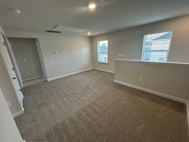 Building Photo - 6009 Port Royal St