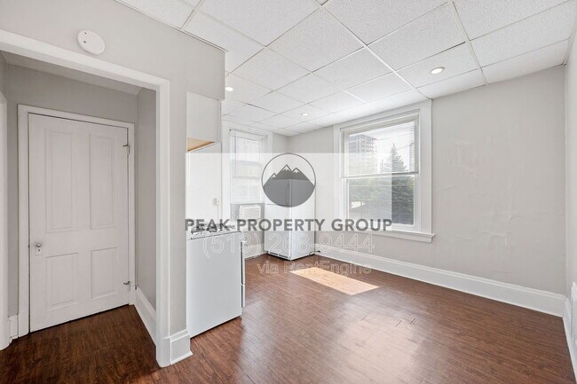 Building Photo - 2549 University Ct