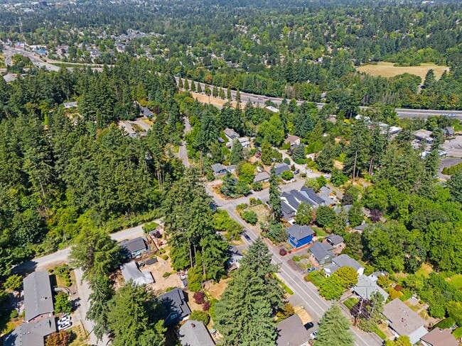 Building Photo - Light-Filled, Fully Remodeled 2?Bed / 1?Ba...