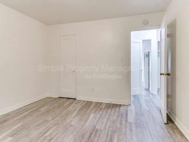 Building Photo - 538 E Indian Dr