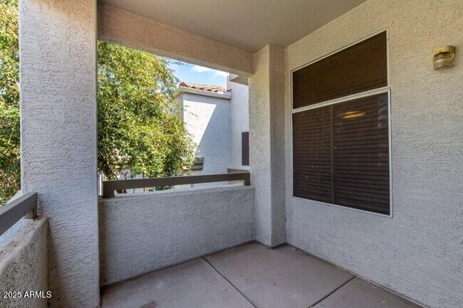 Building Photo - 11375 E Sahuaro Dr