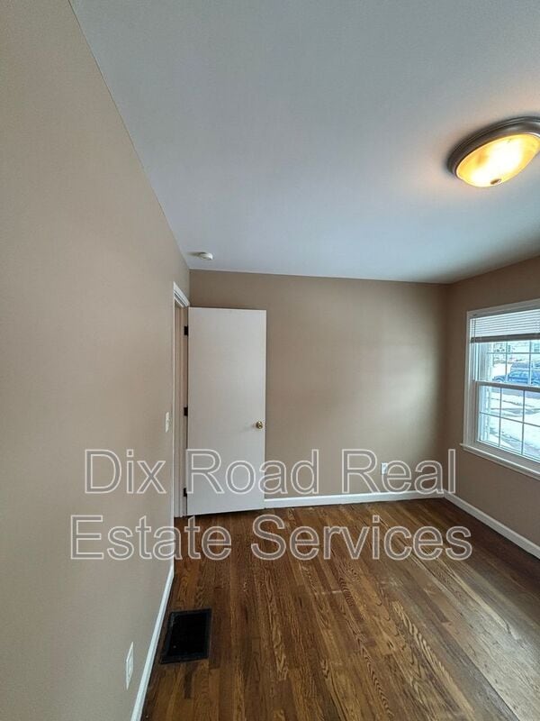 Building Photo - 7822 Eustis Ct