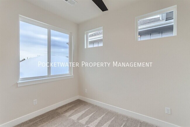 Building Photo - 1349 Baker St