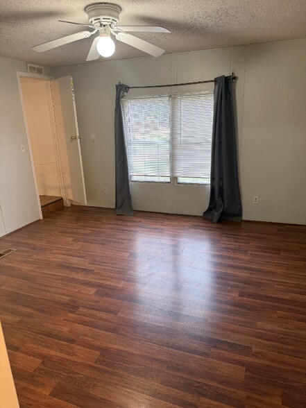 Building Photo - 2182 Posey Hill Rd