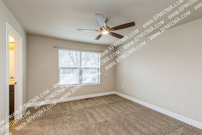 Building Photo - 2701 Bobcat Dr