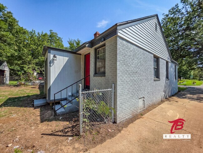 Building Photo - ozy 3-Bedroom Home in NE OKC – Affordable & Ready for Move-In!
