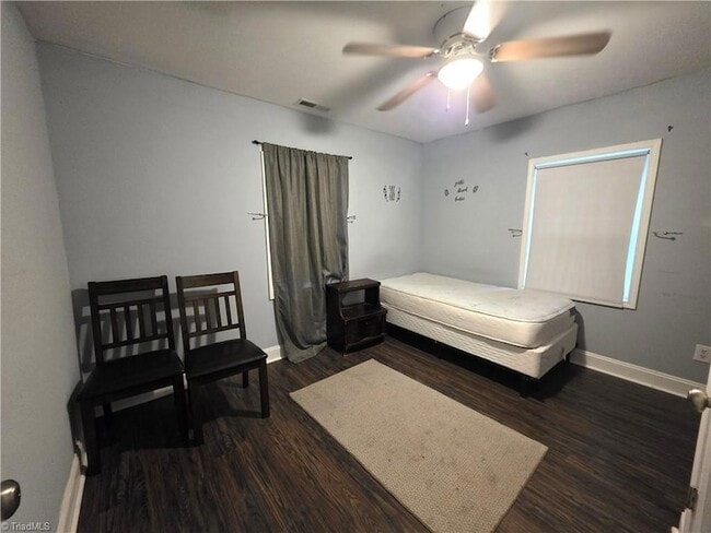 Building Photo - 902 N South St