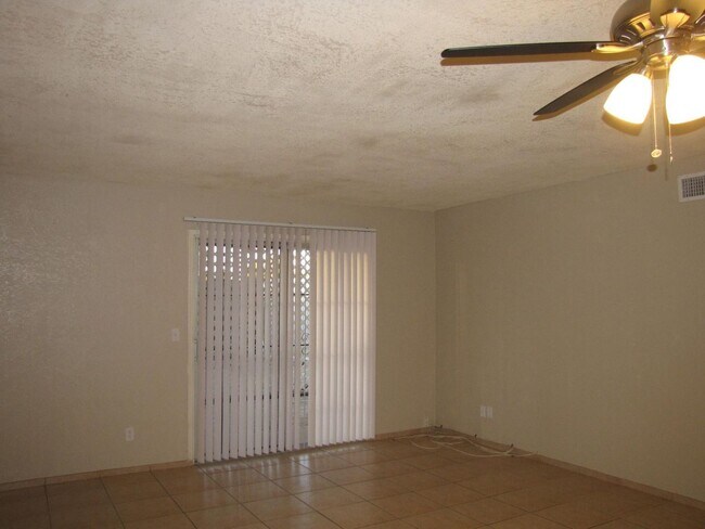 Building Photo - 3320 S Placita Saltillo