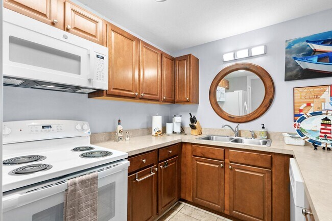 Building Photo - 3700 Golf Colony Ln