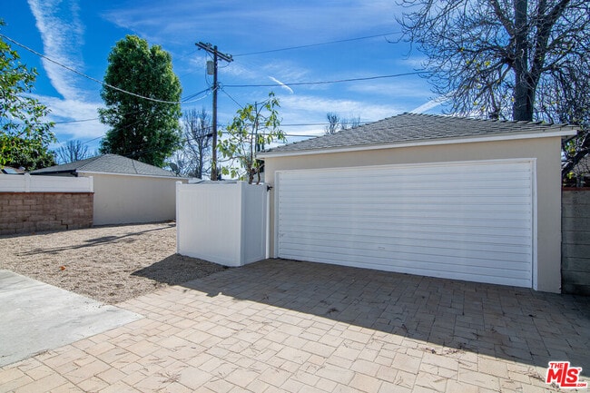 Building Photo - 17638 Welby Way