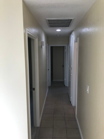 Building Photo - 7881 Hyssop Dr