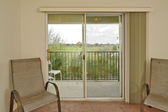 Building Photo - Fully Furnished & Move In Ready!