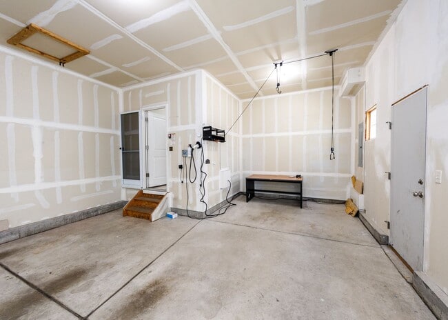 Building Photo - Cordera Home within walking to D20 Schools...