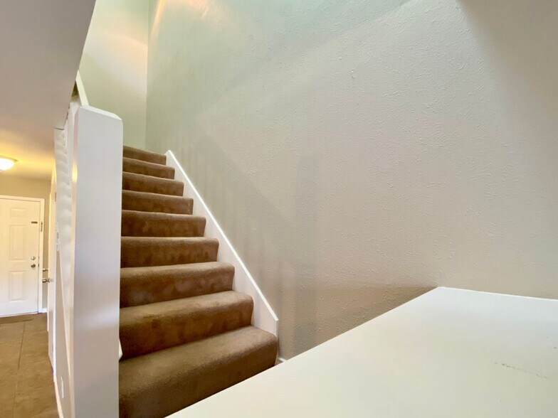 Building Photo - 1804 Capital Pkwy