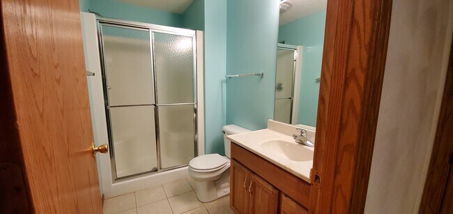 Building Photo - 1304 Glencoe Ln