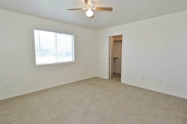 Building Photo - 3721 Pierre Ave
