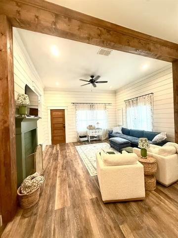 Building Photo - 608 N Belknap St