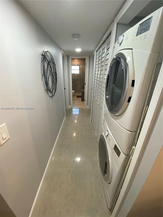 Building Photo - 8530 SW 149th Ave